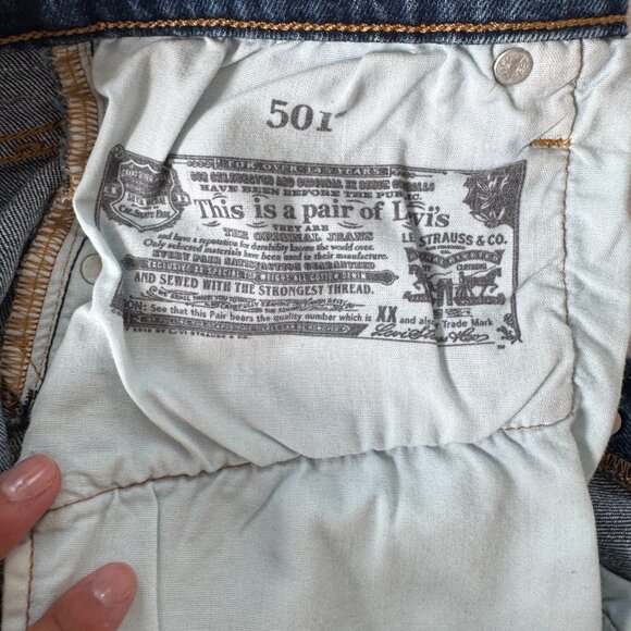 Levi 501 Shorts - Medium/Dark Wash - Picture 3 of 4